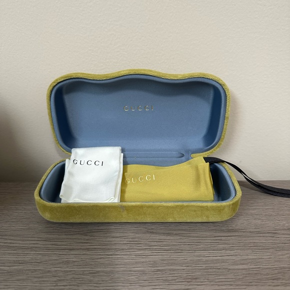 GUCCI sunglasses - Picture 2 of 7